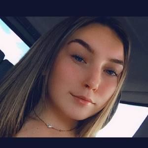 Meet your Posher, Mia